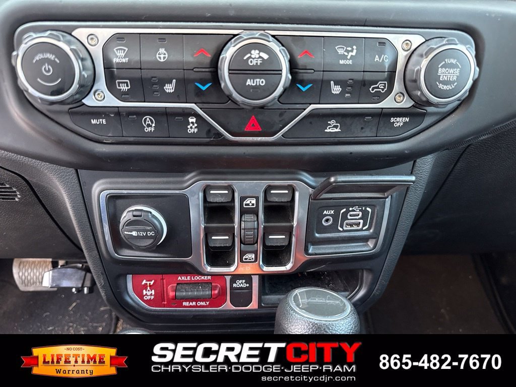 Used 2023 Jeep Gladiator Mojave w/ Cold Weather Group AWD/4WD image 31
