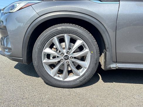 Used 2019 INFINITI QX50 Luxe w/ Navigation Package FWD image 9