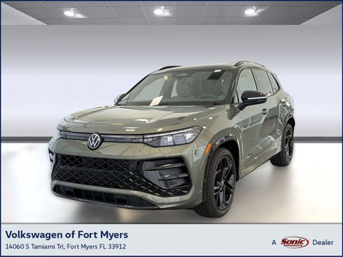 New 2026 Volkswagen Tiguan SE R-Line FWD image 1