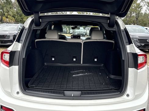 Used 2025 Acura RDX SH-AWD image 17