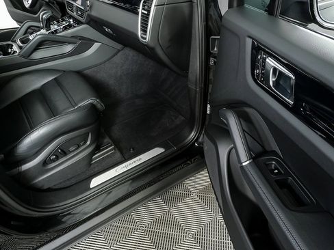 Certified 2023 Porsche Cayenne image 26