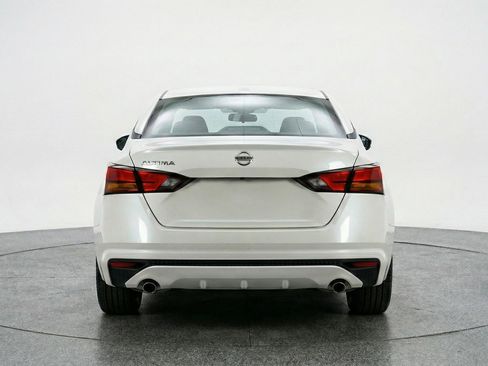 Used 2025 Nissan Altima 2.5 SV image 7