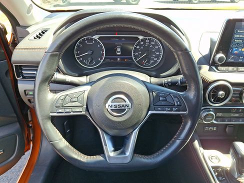 Used 2023 Nissan Sentra SR w/ SR Premium Package FWD image 22