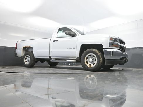 Used 2017 Chevrolet Silverado 1500 W/T w/ WT Convenience Package AWD/4WD image 19