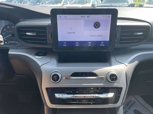 Used 2023 Ford Explorer XLT RWD image 21