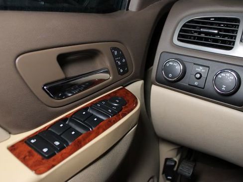 Used 2013 Chevrolet Tahoe LTZ AWD/4WD image 15