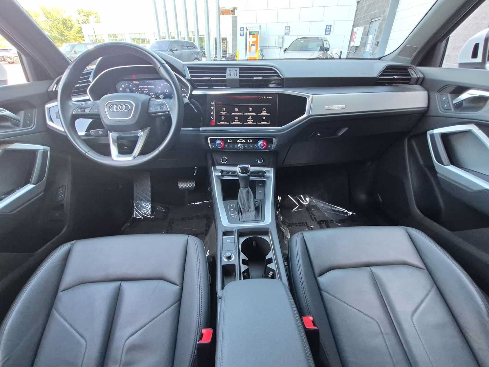 Used 2023 Audi Q3 2.0T Premium w/ Convenience Package AWD/4WD image 15