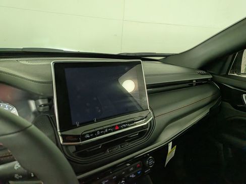 New 2026 Jeep Compass Trailhawk image 23