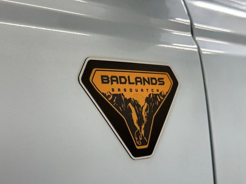 Used 2022 Ford Bronco Badlands image 14
