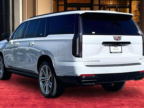 New 2026 Cadillac Escalade ESV Sport w/ Touring Package AWD/4WD image 4
