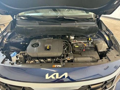 Certified 2025 Kia Seltos LX AWD/4WD image 19