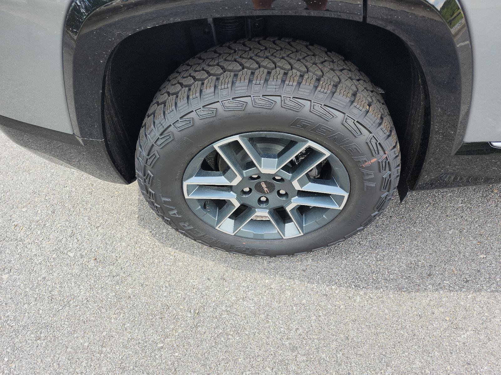 New 2027 GMC Terrain AT4 w/ Convenience Package III AWD/4WD image 5
