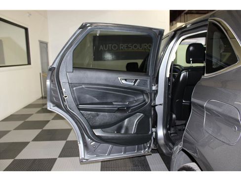 Used 2024 Ford Edge Titanium image 13