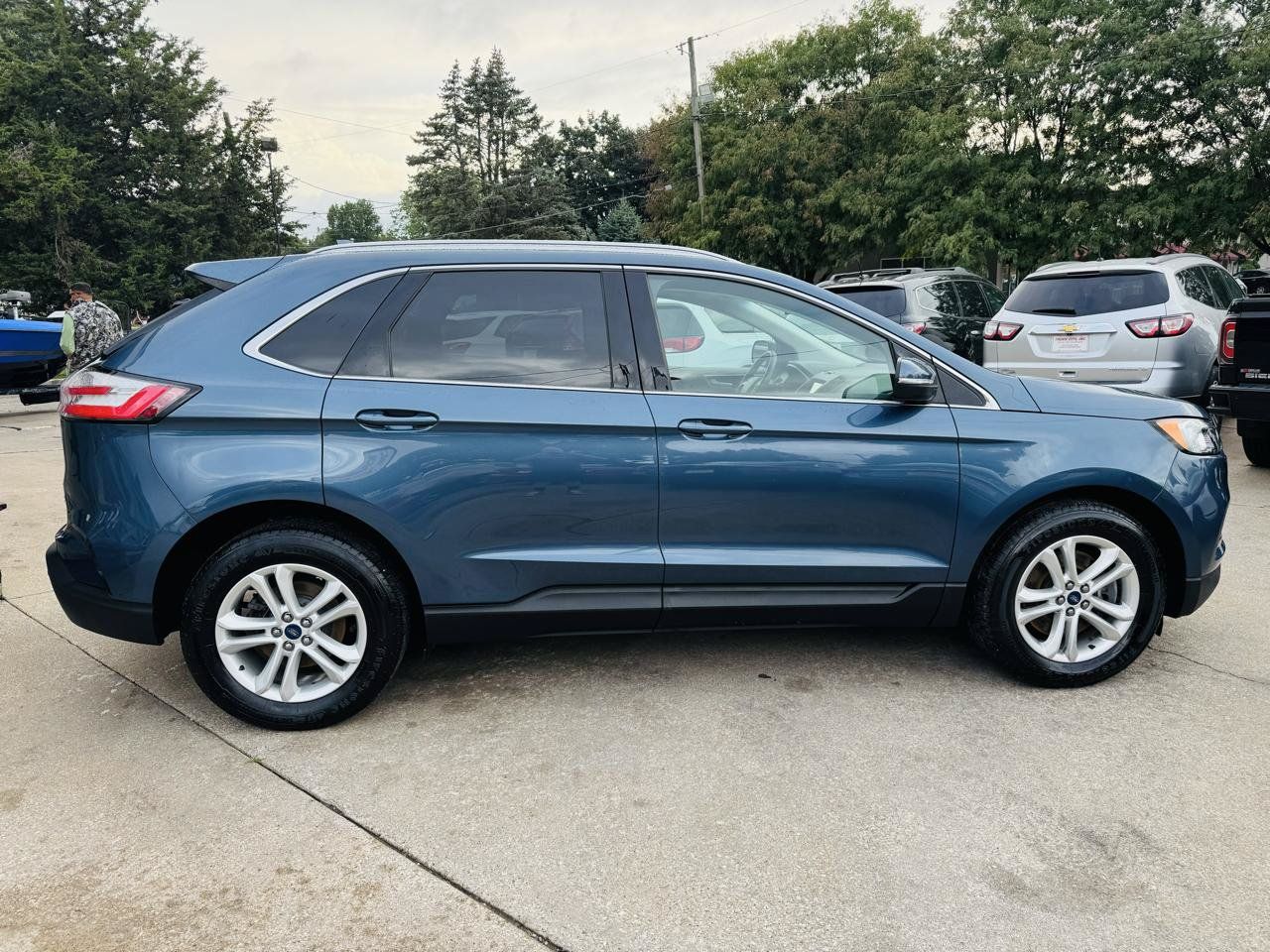 Used 2019 Ford Edge SEL w/ Equipment Group 201A AWD/4WD image 2