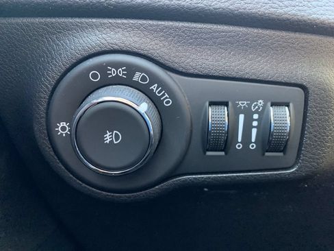 Used 2019 Jeep Compass Limited AWD/4WD image 23