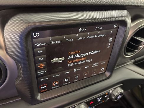 Used 2023 Jeep Gladiator Sport AWD/4WD image 22