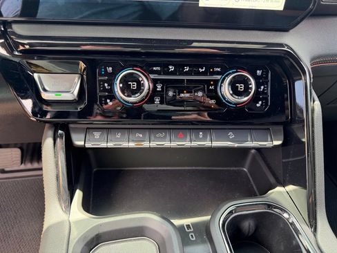 Used 2025 GMC Sierra 3500 AT4 w/ AT4 Premium Plus Package AWD/4WD image 28