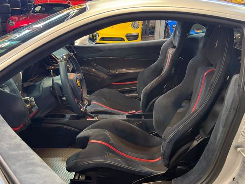 Used 2020 Ferrari 488 Pista Coupe RWD image 23