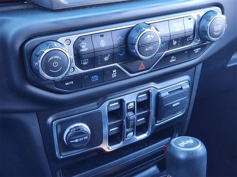 Used 2021 Jeep Wrangler Unlimited Sahara w/ Cold Weather Group image 21