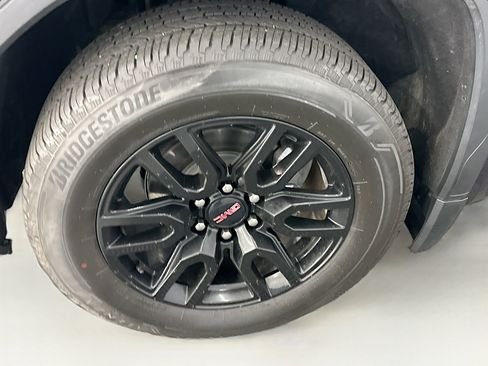 Used 2024 GMC Sierra 1500 Elevation image 11