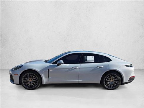 Used 2024 Porsche Panamera image 9