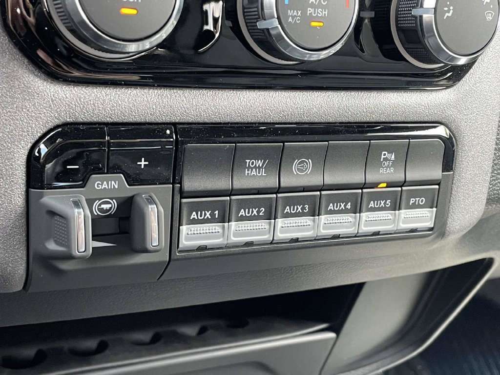 New 2026 RAM 5500 Tradesman w/ Chrome Appearance Group AWD/4WD image 37