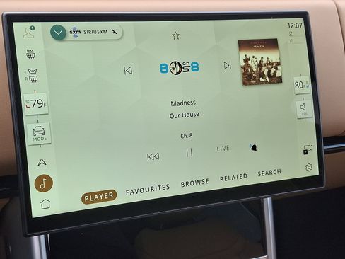 New 2025 Land Rover Range Rover Long Wheelbase SE image 16