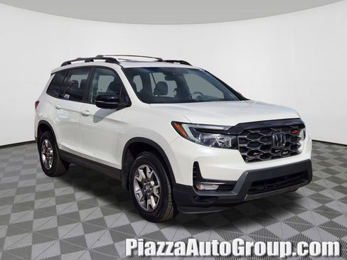 Certified 2022 Honda Passport TrailSport image 1
