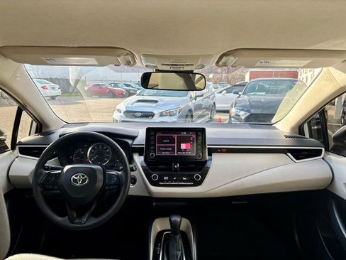 Used 2020 Toyota Corolla LE image 17
