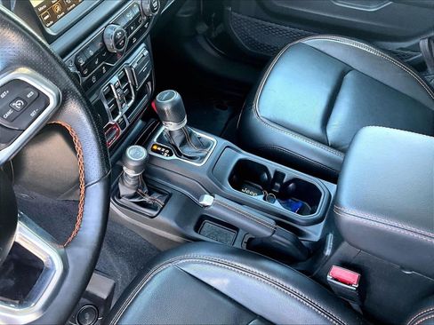 Used 2023 Jeep Gladiator Mojave w/ Cold Weather Group AWD/4WD image 20