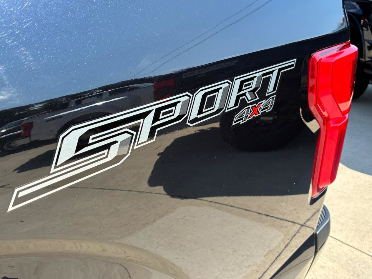 Used 2019 Ford F150 Lariat w/ Equipment Group 502A Luxury AWD/4WD image 35