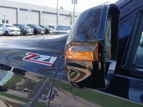 New 2026 Chevrolet Suburban Z71 image 29