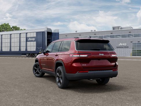 New 2026 Jeep Grand Cherokee L Limited AWD/4WD image 4