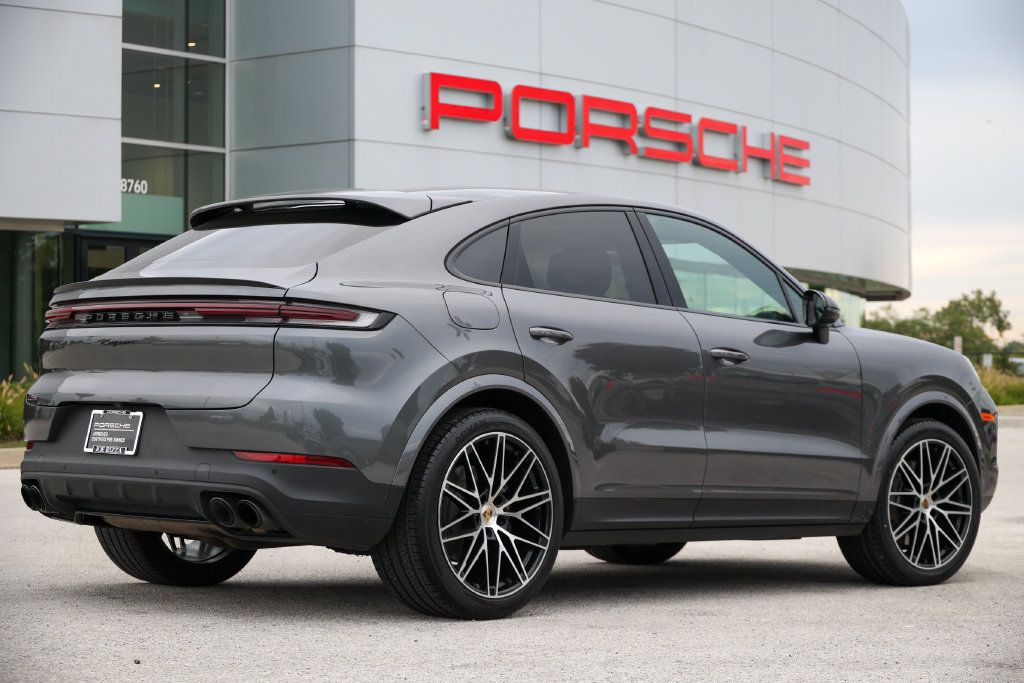 Certified 2024 Porsche Cayenne Coupe AWD/4WD image 13