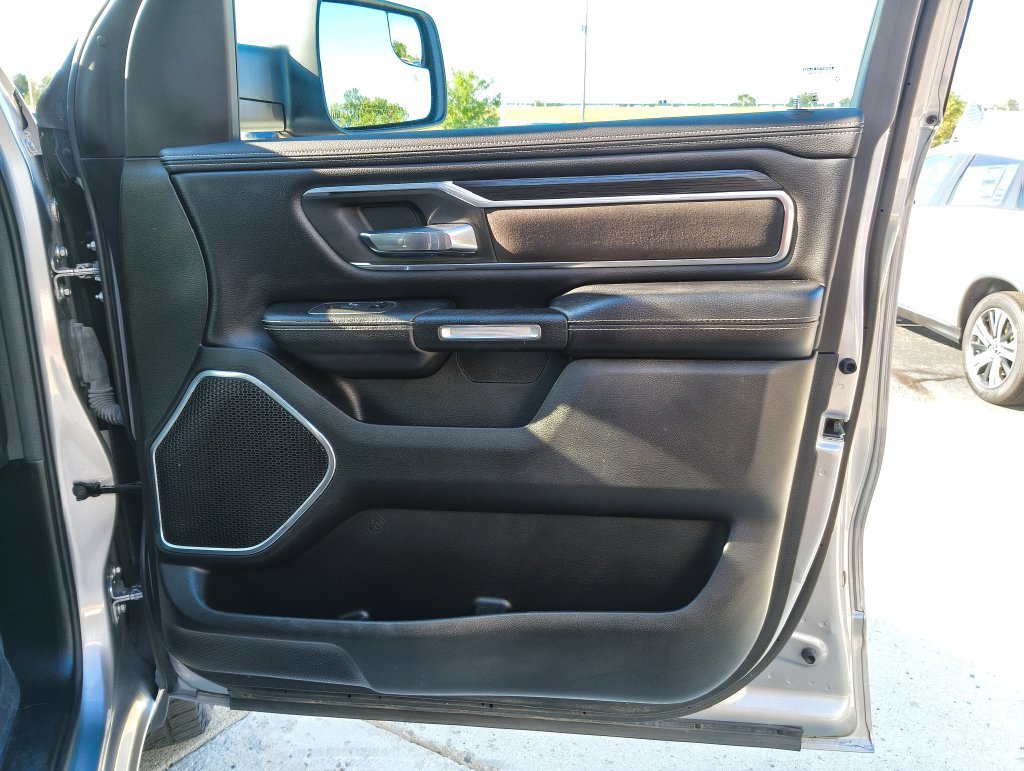 Used 2023 RAM 1500 Laramie AWD/4WD image 15