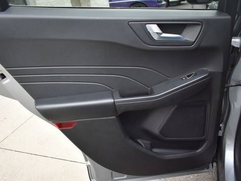 Used 2023 Ford Escape Platinum image 34