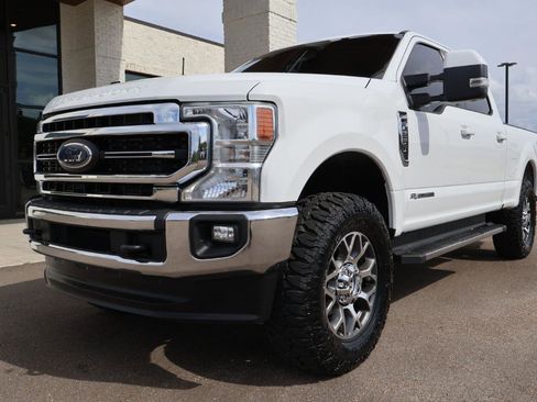 Used 2021 Ford F250 Lariat image 2
