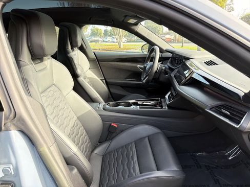 Used 2023 Audi e-tron GT Premium Plus w/ Performance Package image 35