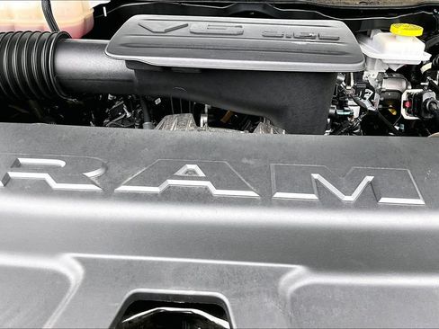 Used 2025 RAM 1500 Tradesman AWD/4WD image 32