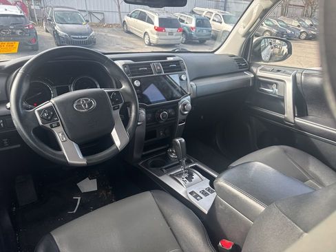 Used 2015 Toyota 4Runner SR5 image 16