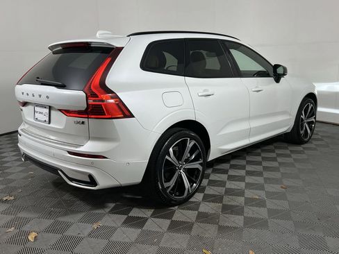 Certified 2023 Volvo XC60 B6 Ultimate w/ Protection Package Premier image 10