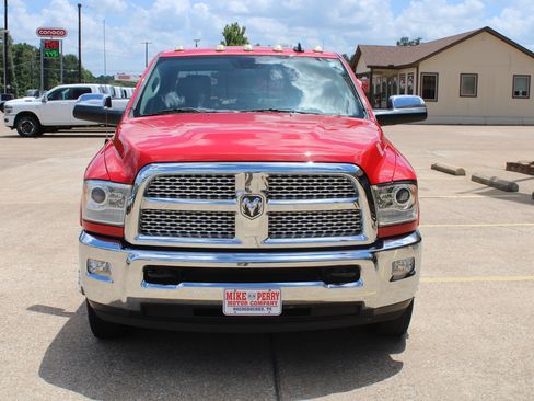 Used 2014 RAM 3500 Laramie w/ Convenience Group RWD image 3