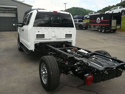 New 2026 Ford F350 XL w/ XL Chrome Package AWD/4WD image 8