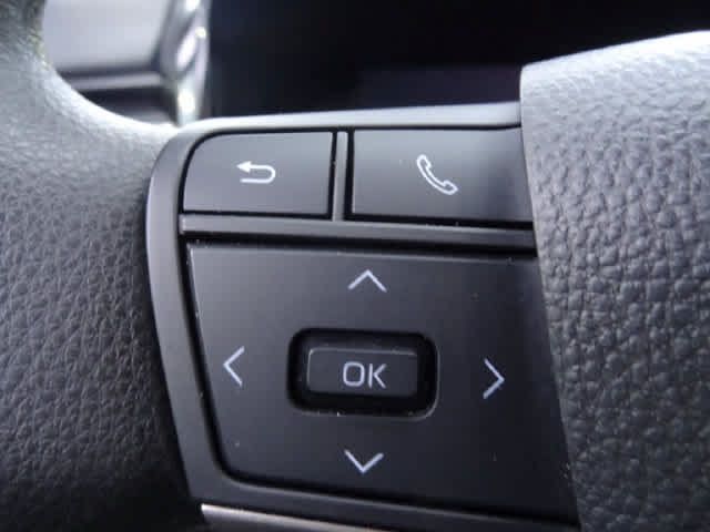 Used 2025 Toyota Camry LE FWD image 8