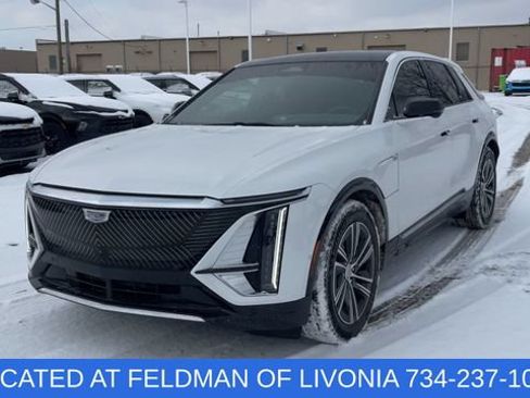 Used 2024 Cadillac Lyriq Luxury w/ LPO, Floor Liner Package AWD/4WD image 3