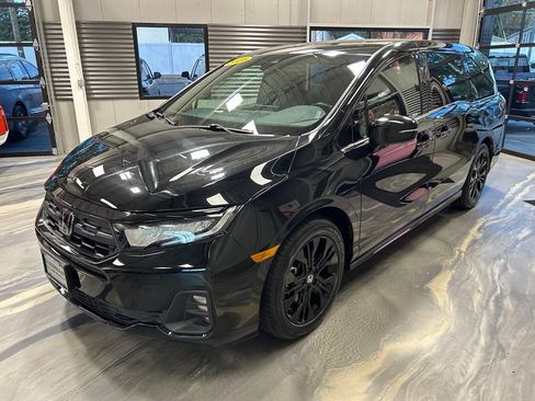 Used 2025 Honda Odyssey Sport-L image 38