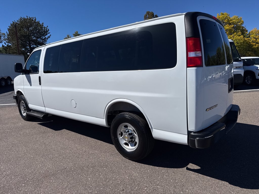 Used 2025 Chevrolet Express 3500 LT w/ LT Preferred Equipment Group RWD image 3