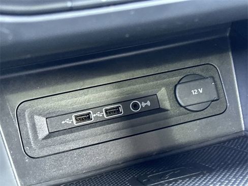 Used 2020 Volkswagen Atlas Cross Sport SE w/ Panoramic Sunroof Package image 28