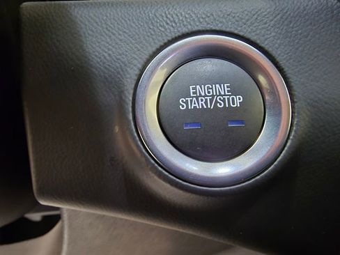 Used 2023 GMC Terrain SLE w/ Driver Convenience Package image 22