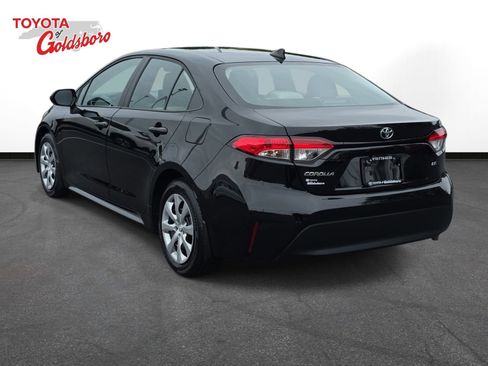 Used 2025 Toyota Corolla LE FWD image 7